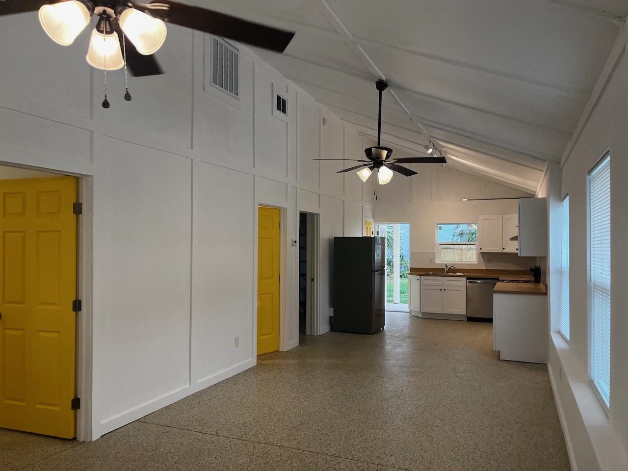 520 5th St Se #NA - Photo 3 of 19