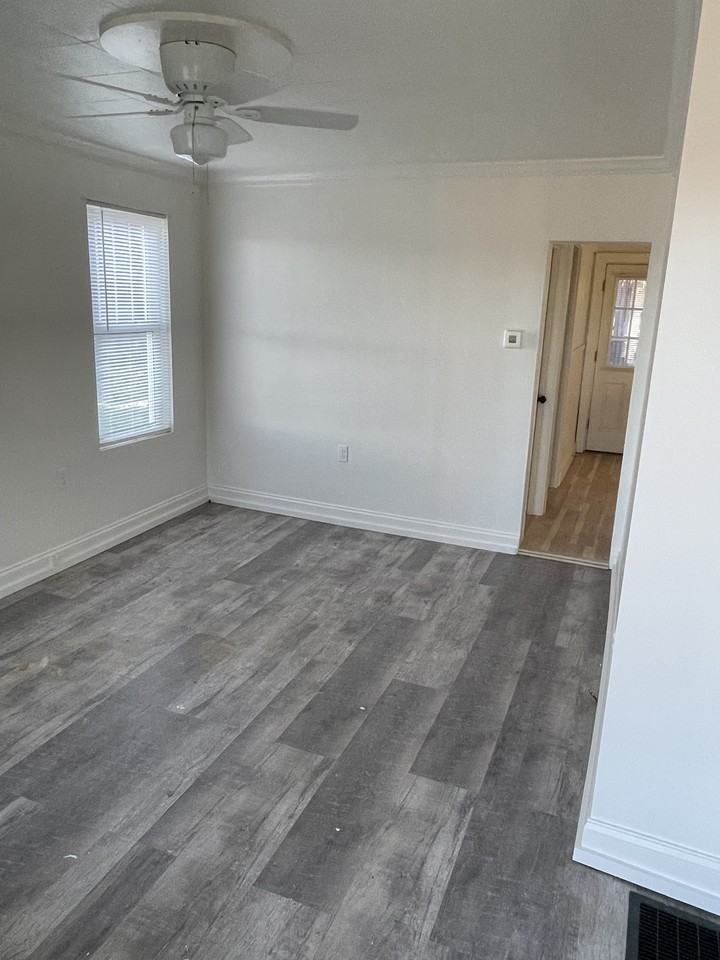 512 Lacock St #NA - Photo 3 of 11