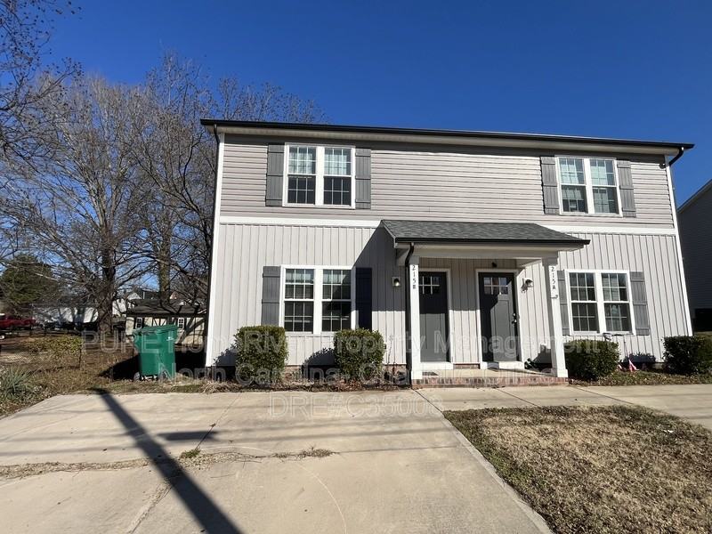 215 S Oak Gq St #B - Photo 2 of 34