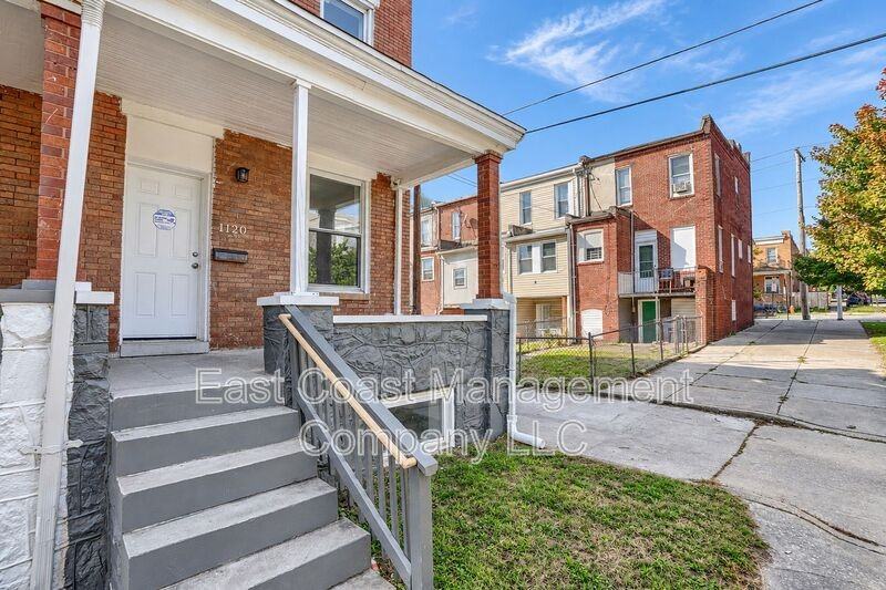 1120 N Lakewood Ave - Photo 2 of 34