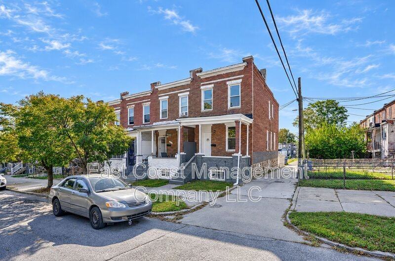 1120 N Lakewood Ave - Photo 3 of 34