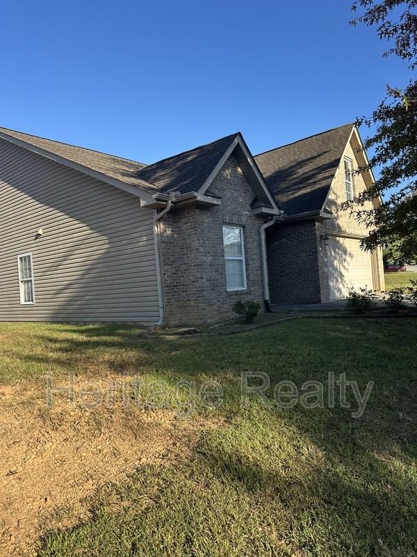 2832 Mossy Oaks Ln - Photo 2 of 5