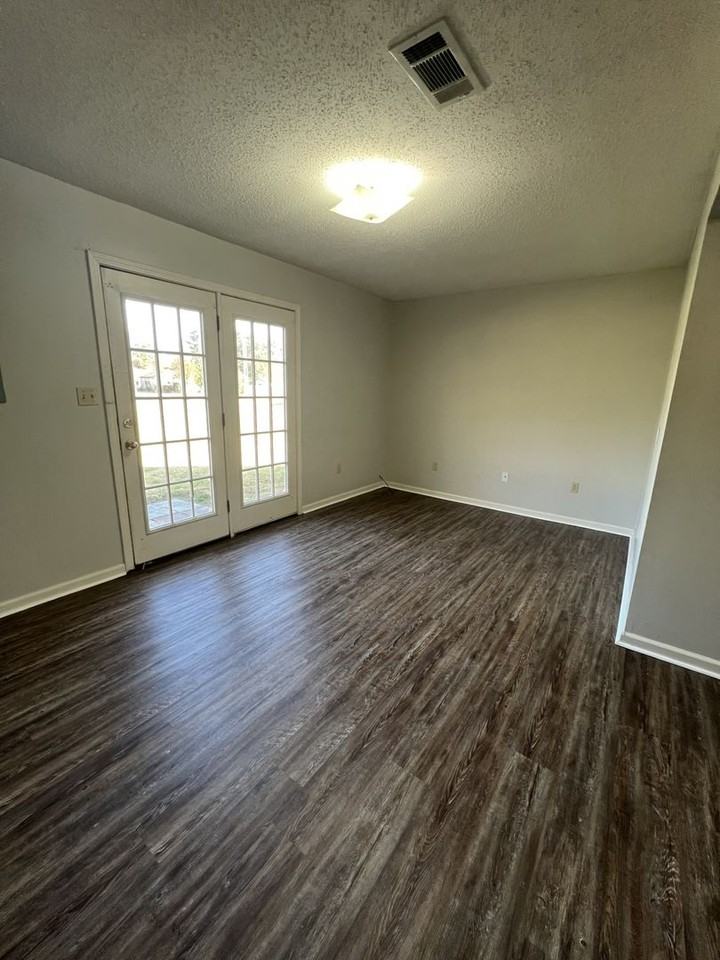 427 Mount Pelia Rd #17 - Photo 4 of 15