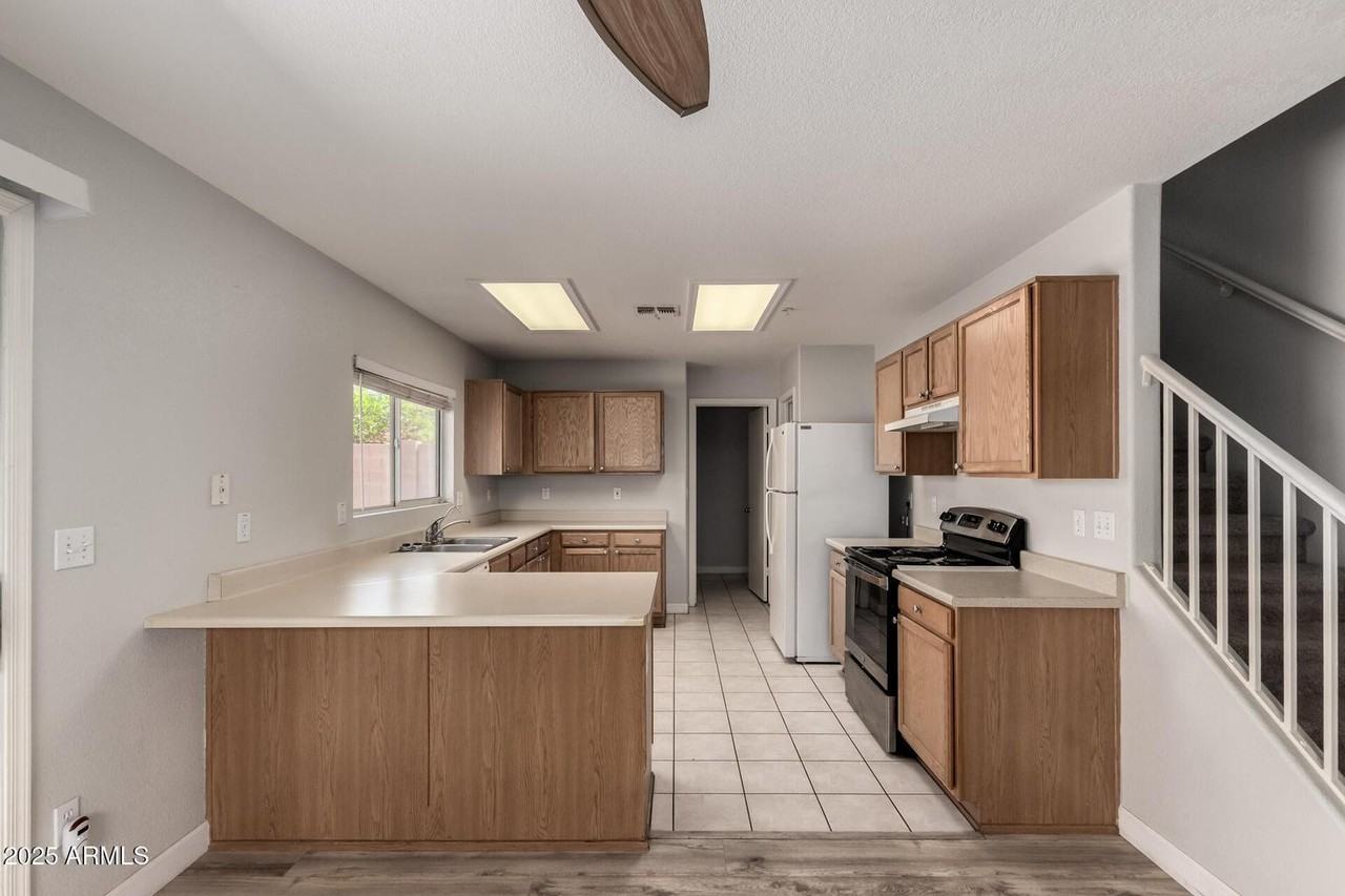 8888 East Garden Drive - Photo 7 of 26
