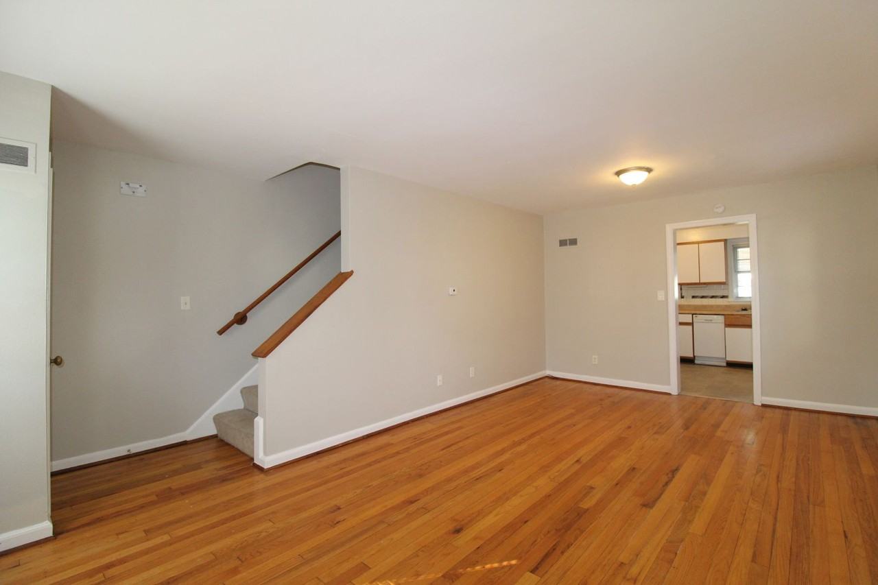 7552 Wyoming St - Photo 5 of 12
