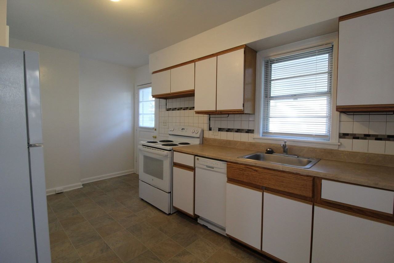 7552 Wyoming St - Photo 6 of 12