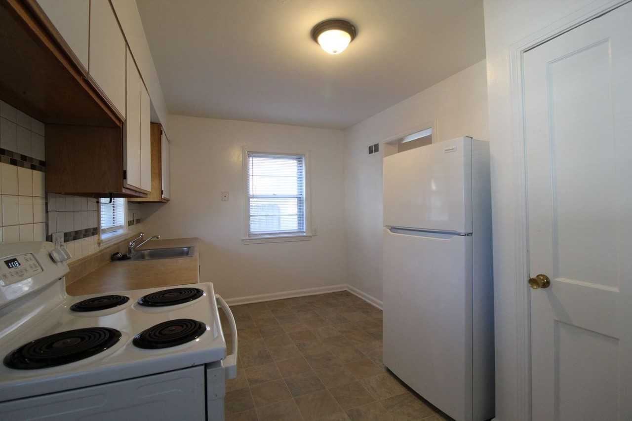 7552 Wyoming St - Photo 7 of 12