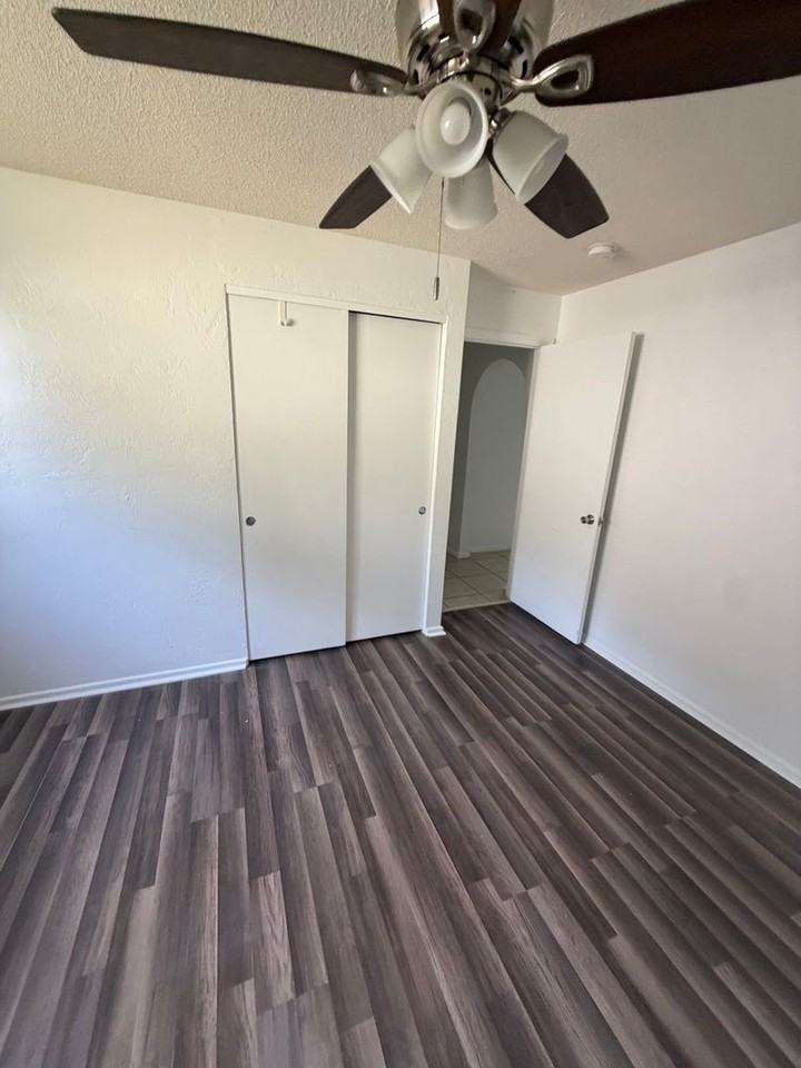 764 Candlewood Cir - Photo 3 of 8