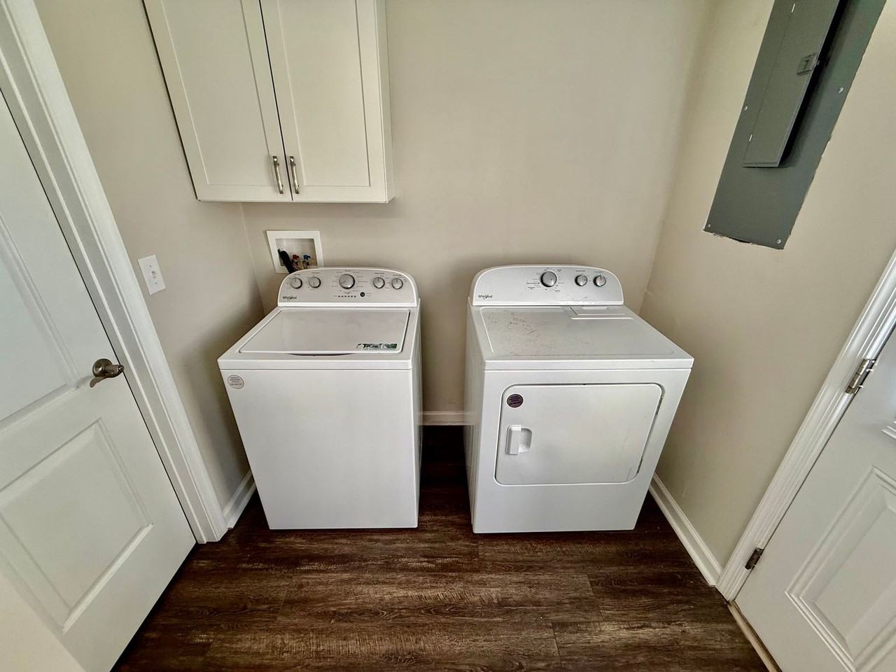 704 Grove St #B - Photo 5 of 9