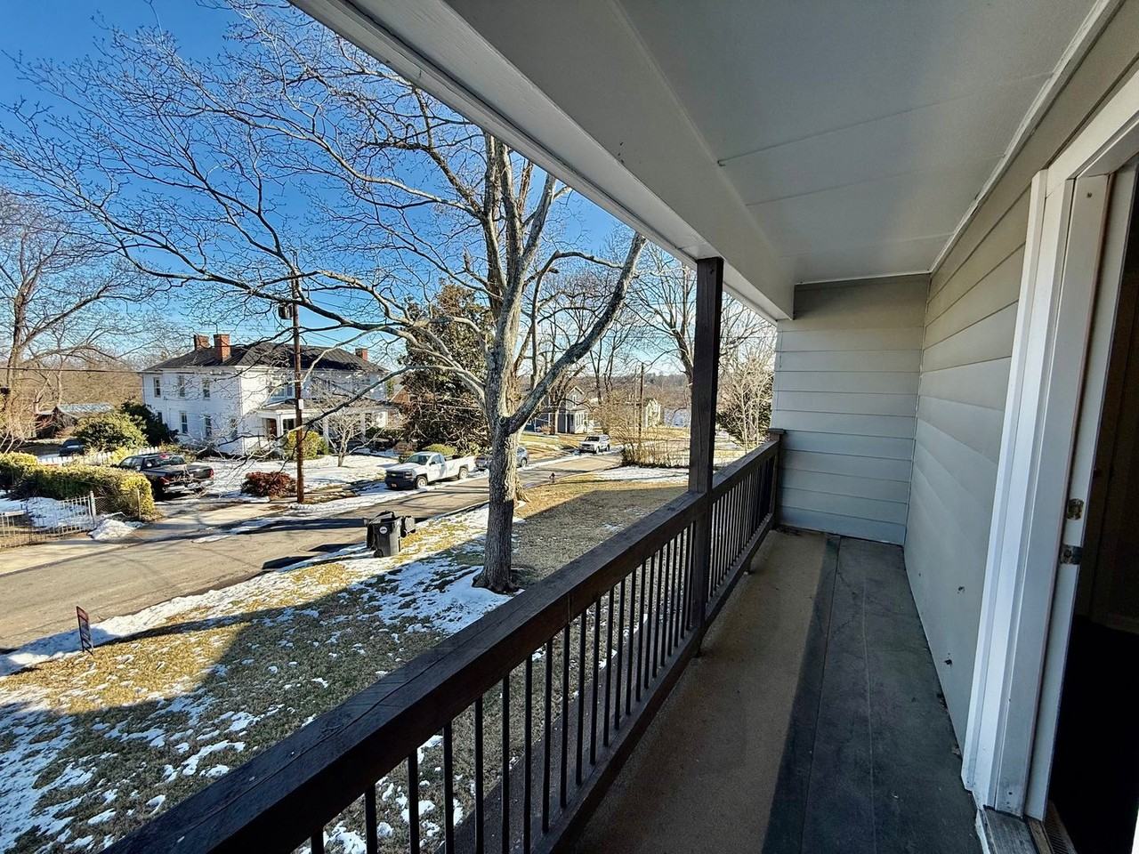 704 Grove St #B - Photo 7 of 9