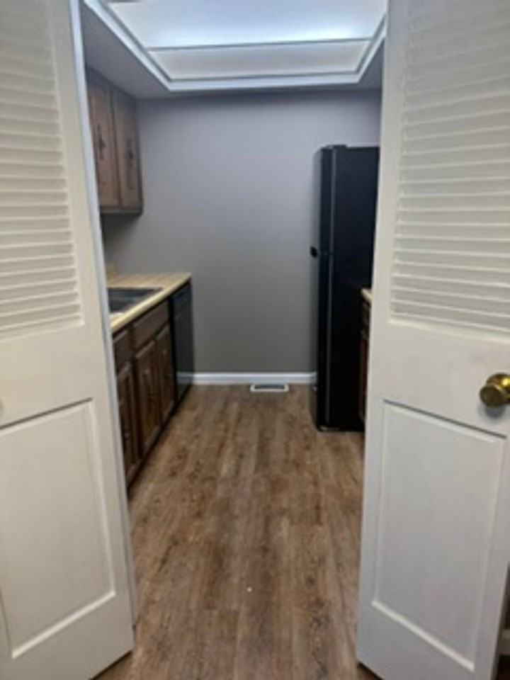 836 Sussex Pl - Photo 5 of 10