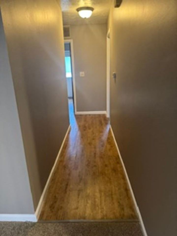 836 Sussex Pl - Photo 6 of 10