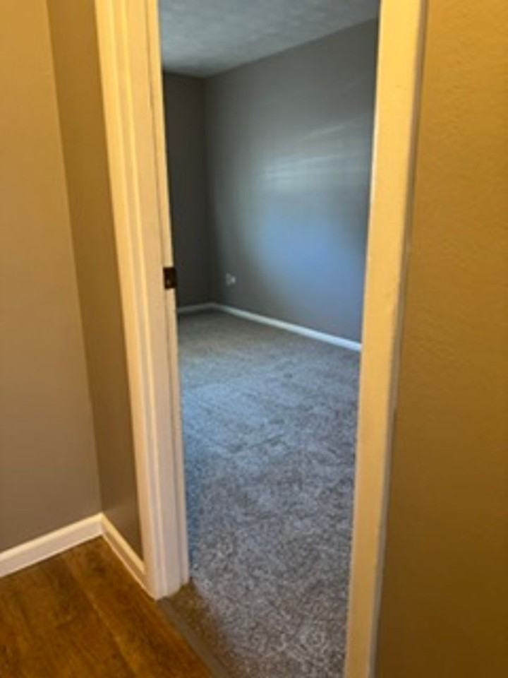 836 Sussex Pl - Photo 7 of 10
