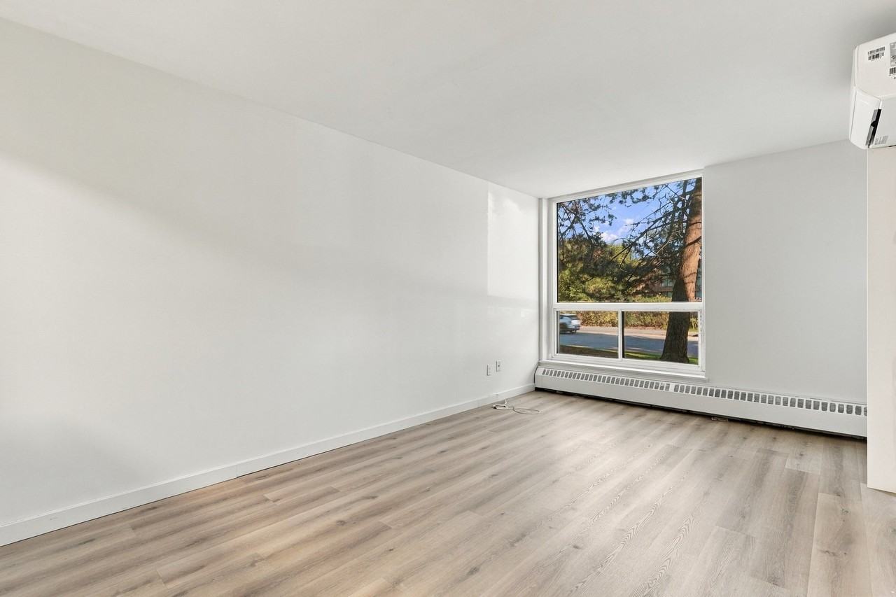 5755 Av Sir-Walter-Scott - Photo 4 of 17