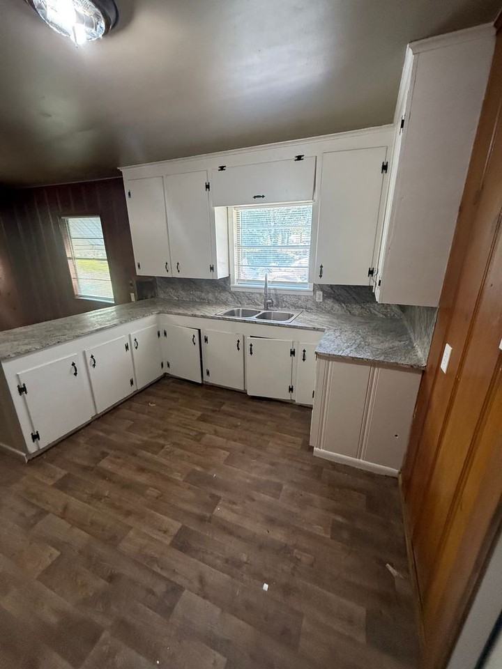 103 Mumford Dr - Photo 2 of 20