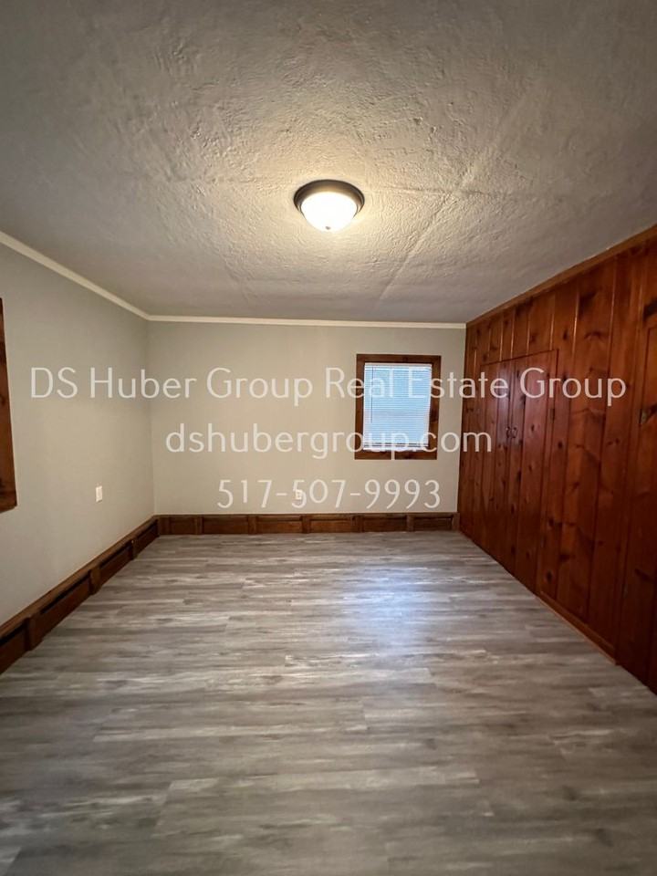 2588 Haslett Rd - Photo 4 of 15
