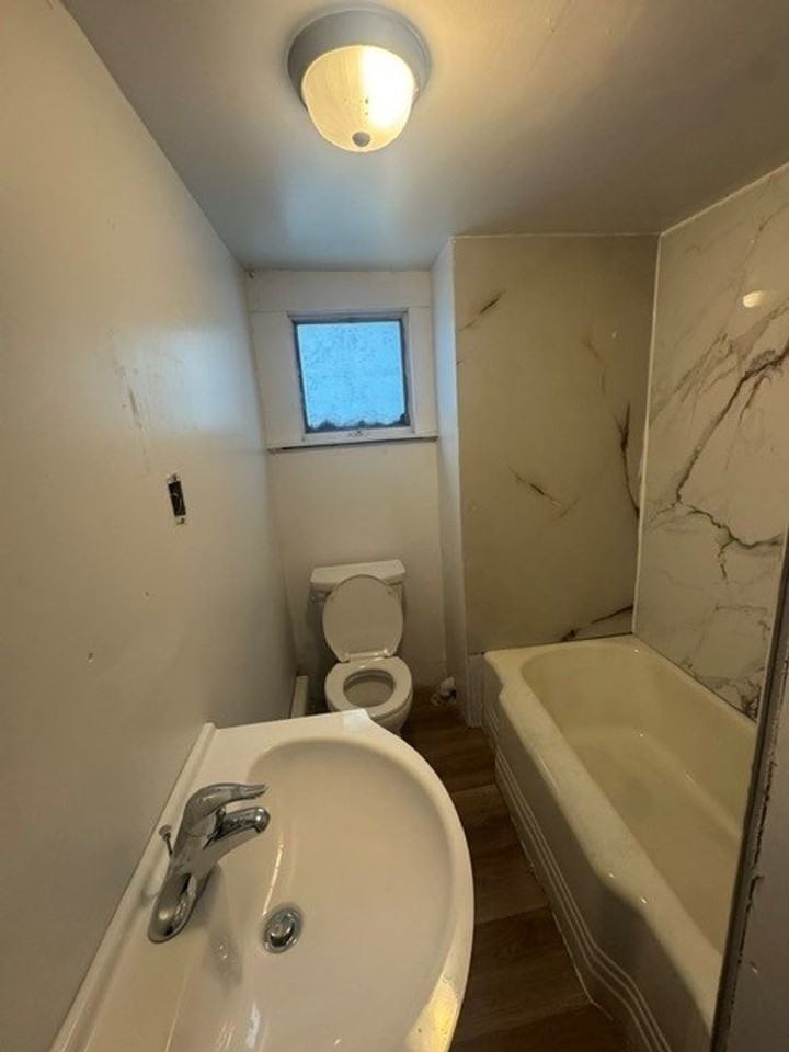 326 E Abbott St - Photo 4 of 13