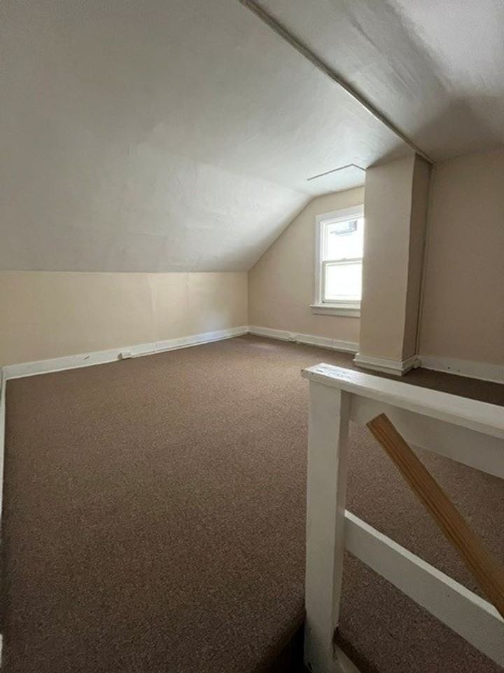 326 E Abbott St - Photo 6 of 13