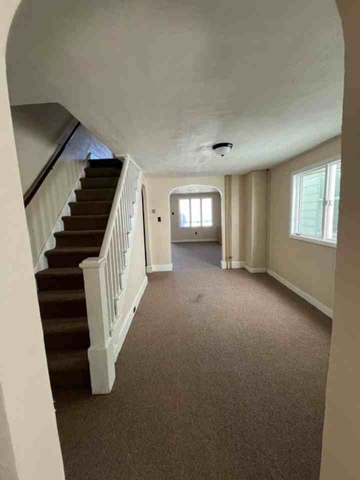 326 E Abbott St - Photo 7 of 13