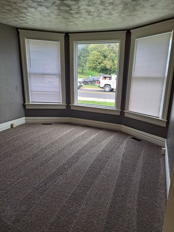 2409 W Main St - Photo 2 of 7
