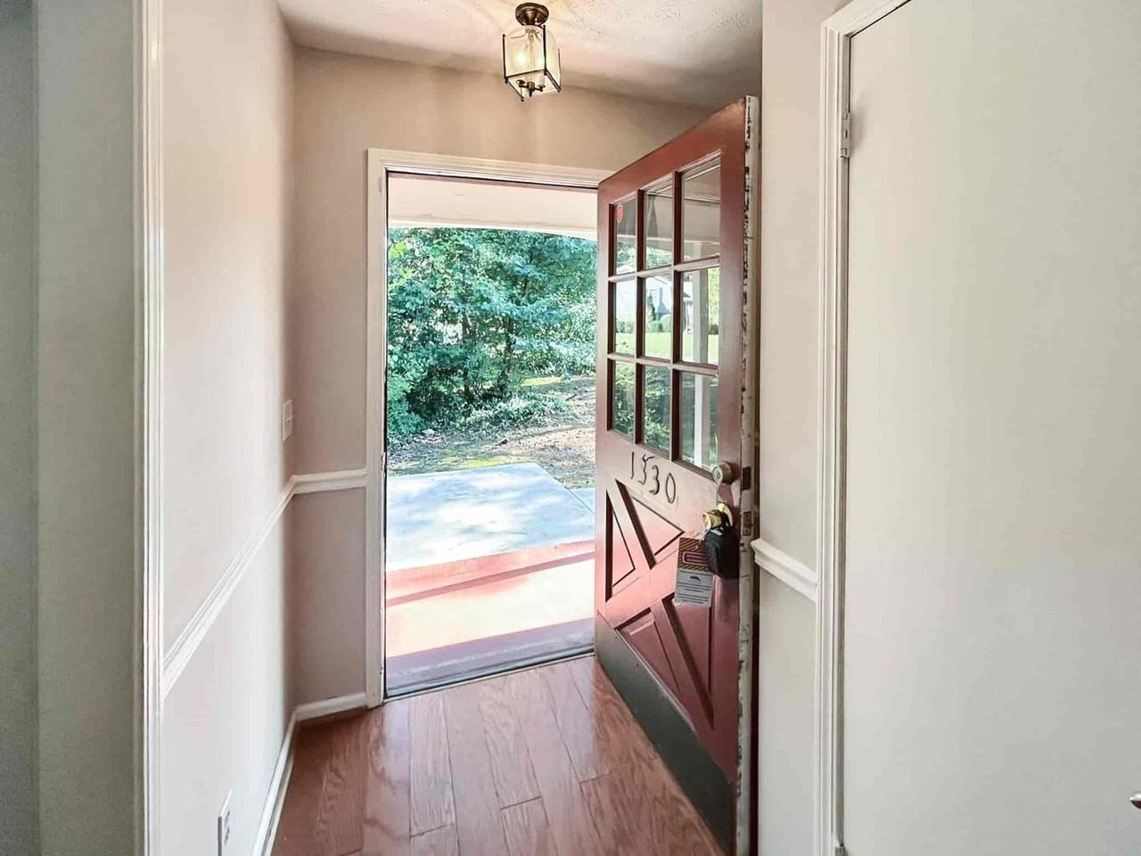 1330 Woodhill Dr - Photo 4 of 34