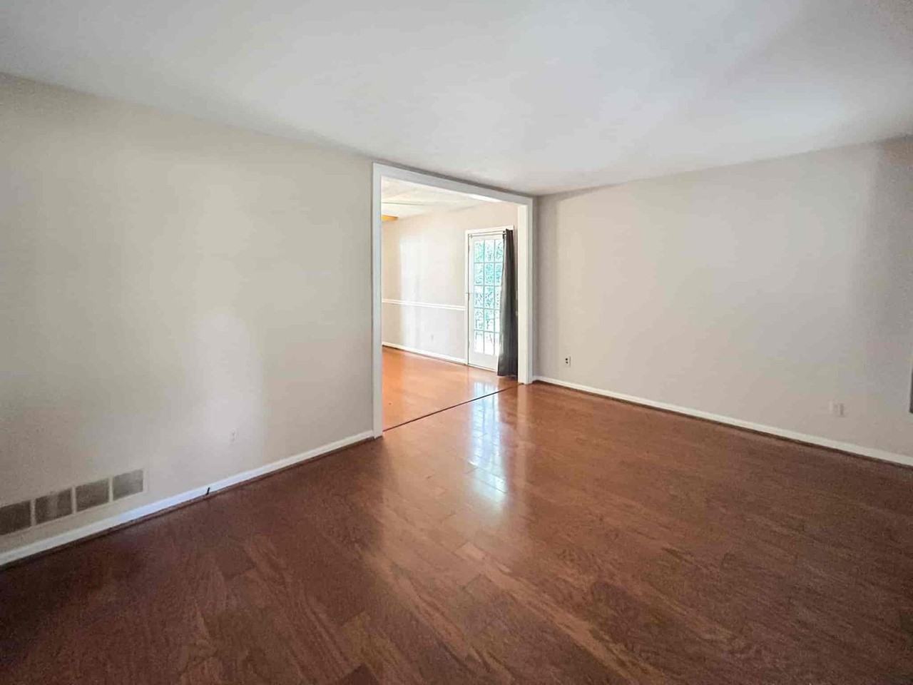1330 Woodhill Dr - Photo 5 of 34