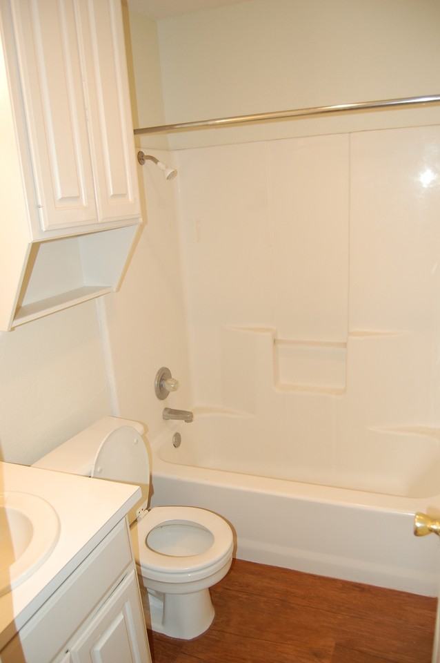 5531 93rd St - Photo 5 of 7