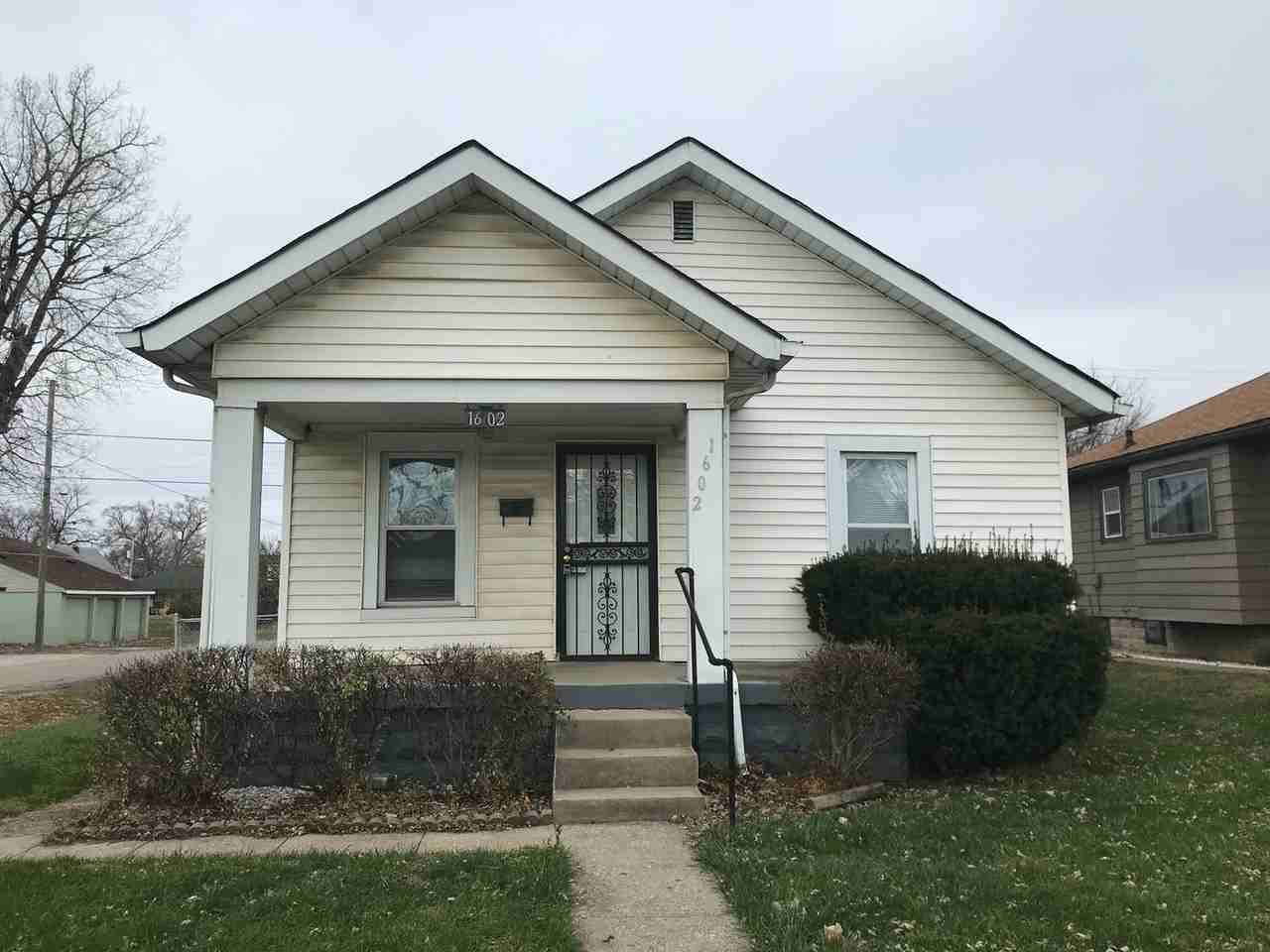 1602 E Bradbury Ave - Photo 2 of 10