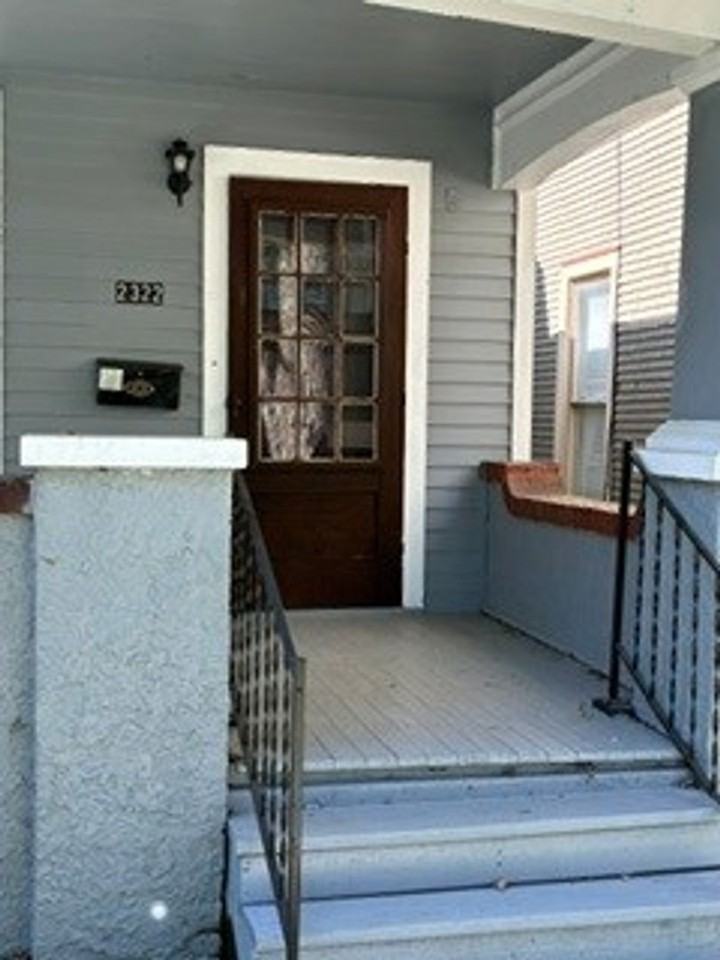2322 S Harrison St - Photo 2 of 8