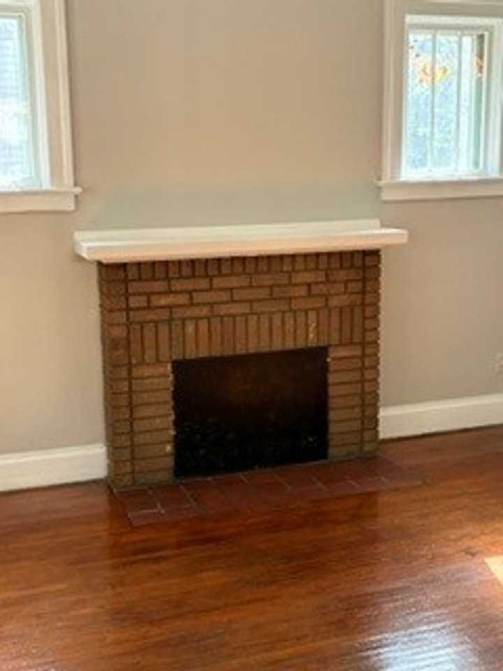 2322 S Harrison St - Photo 3 of 8