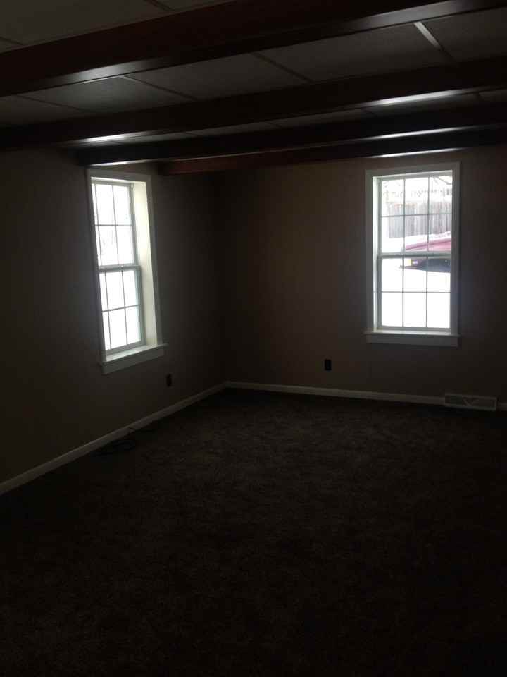 905 Hill St - Photo 5 of 22