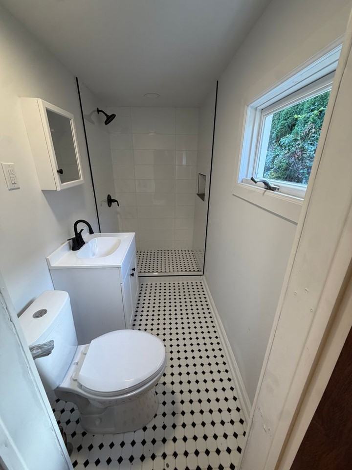 117 S Webster Ave - Photo 4 of 13
