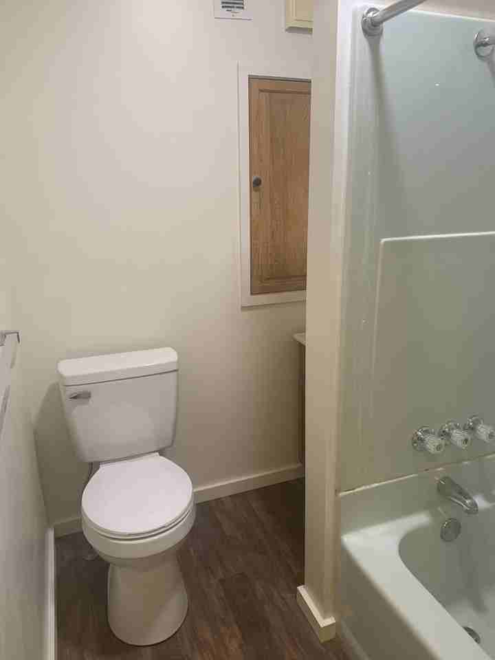 734 W King St 2nd Fl - Photo 3 of 18