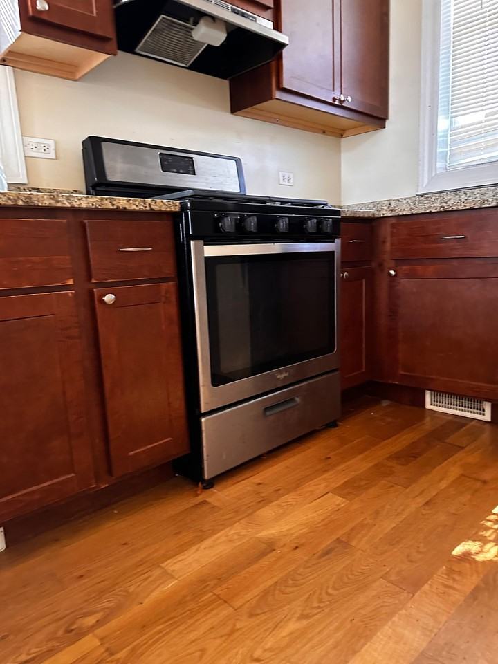 2624 West 15th Street - Photo 4 of 29