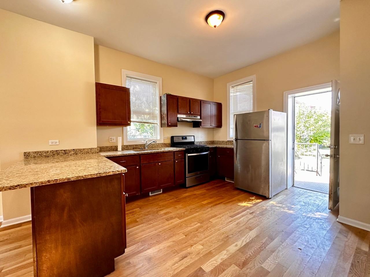 2624 West 15th Street - Photo 6 of 29