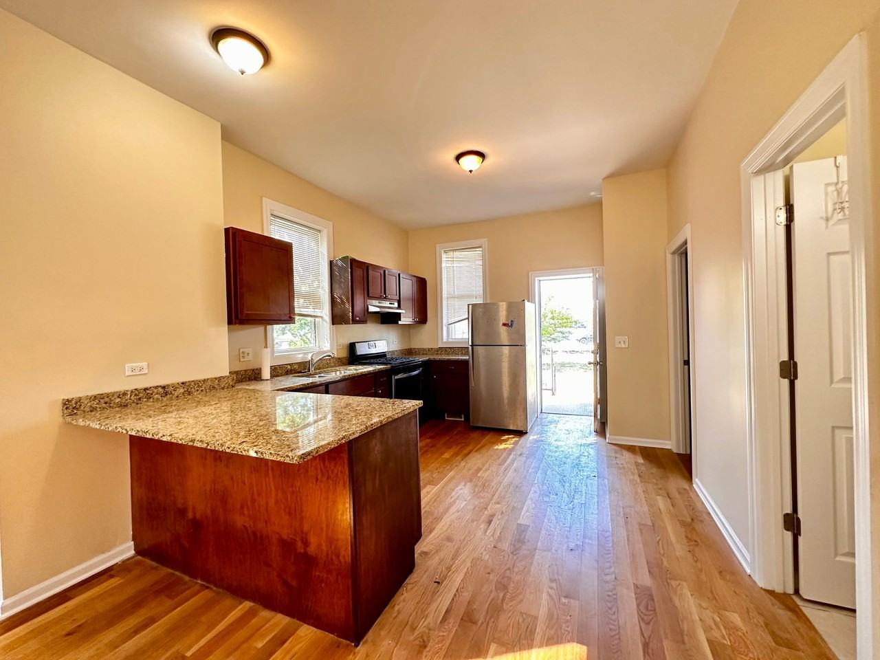 2624 West 15th Street - Photo 7 of 29