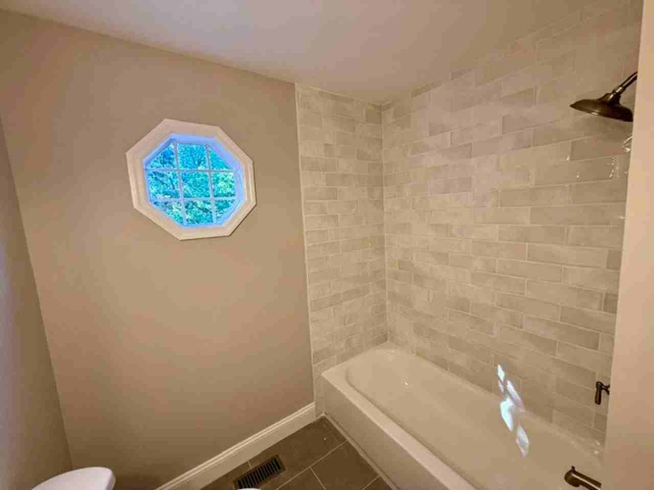 160 Barbara Rd - Photo 6 of 9