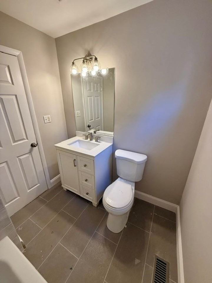 160 Barbara Rd - Photo 7 of 9