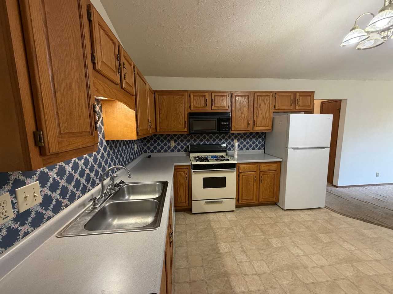 420 S Maple Ave - Photo 7 of 21