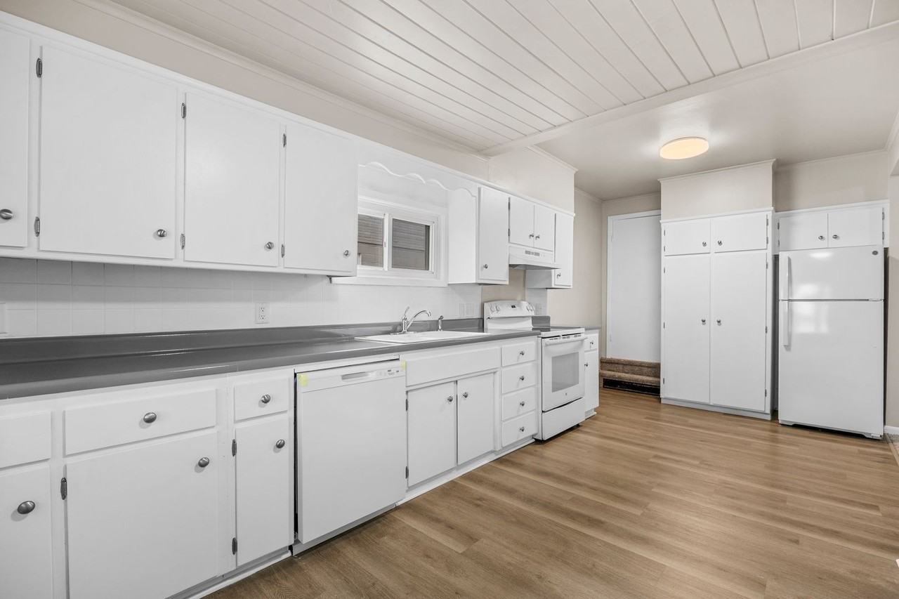 2905 E Walnut St - Photo 5 of 18