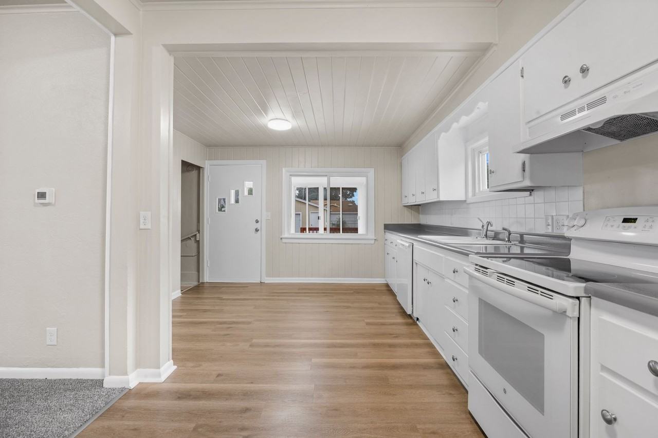 2905 E Walnut St - Photo 6 of 18