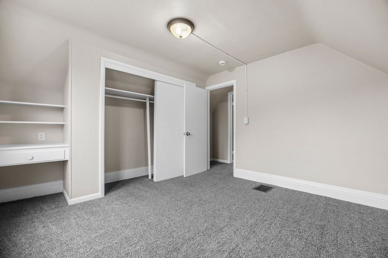 2905 E Walnut St - Photo 7 of 18