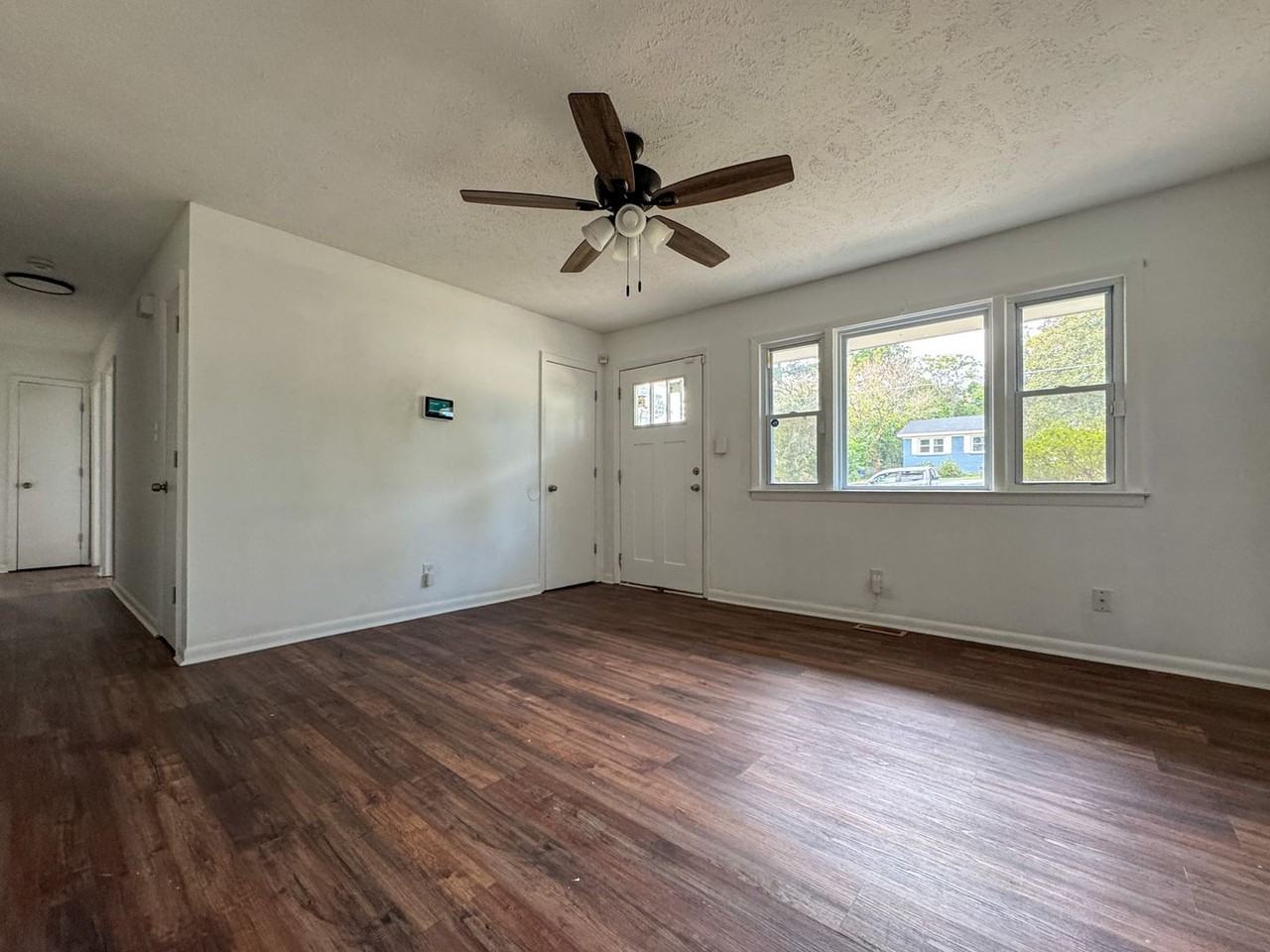 6116 Conaway Dr - Photo 2 of 19