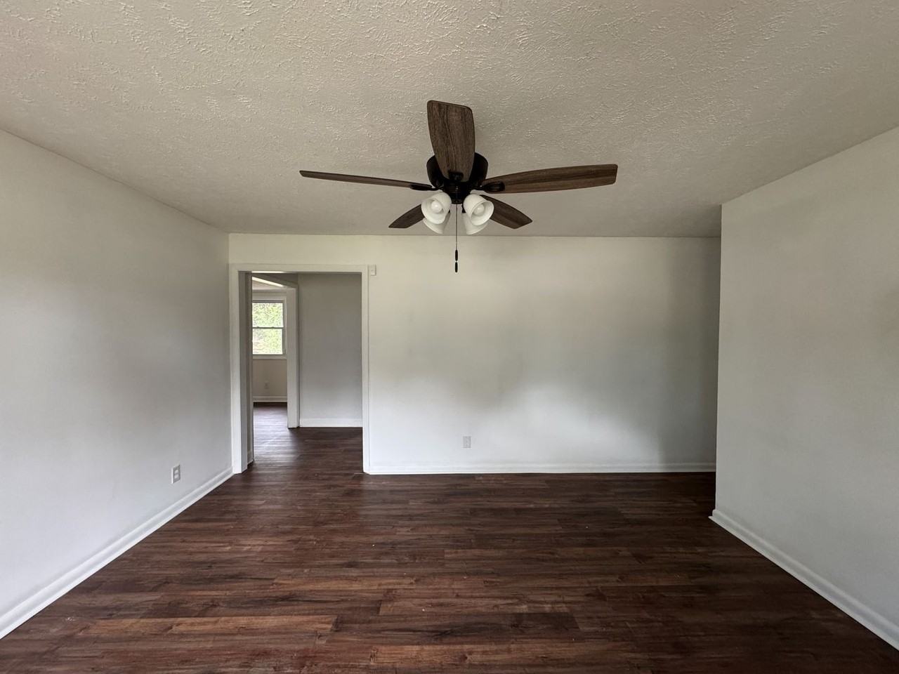 6116 Conaway Dr - Photo 4 of 19