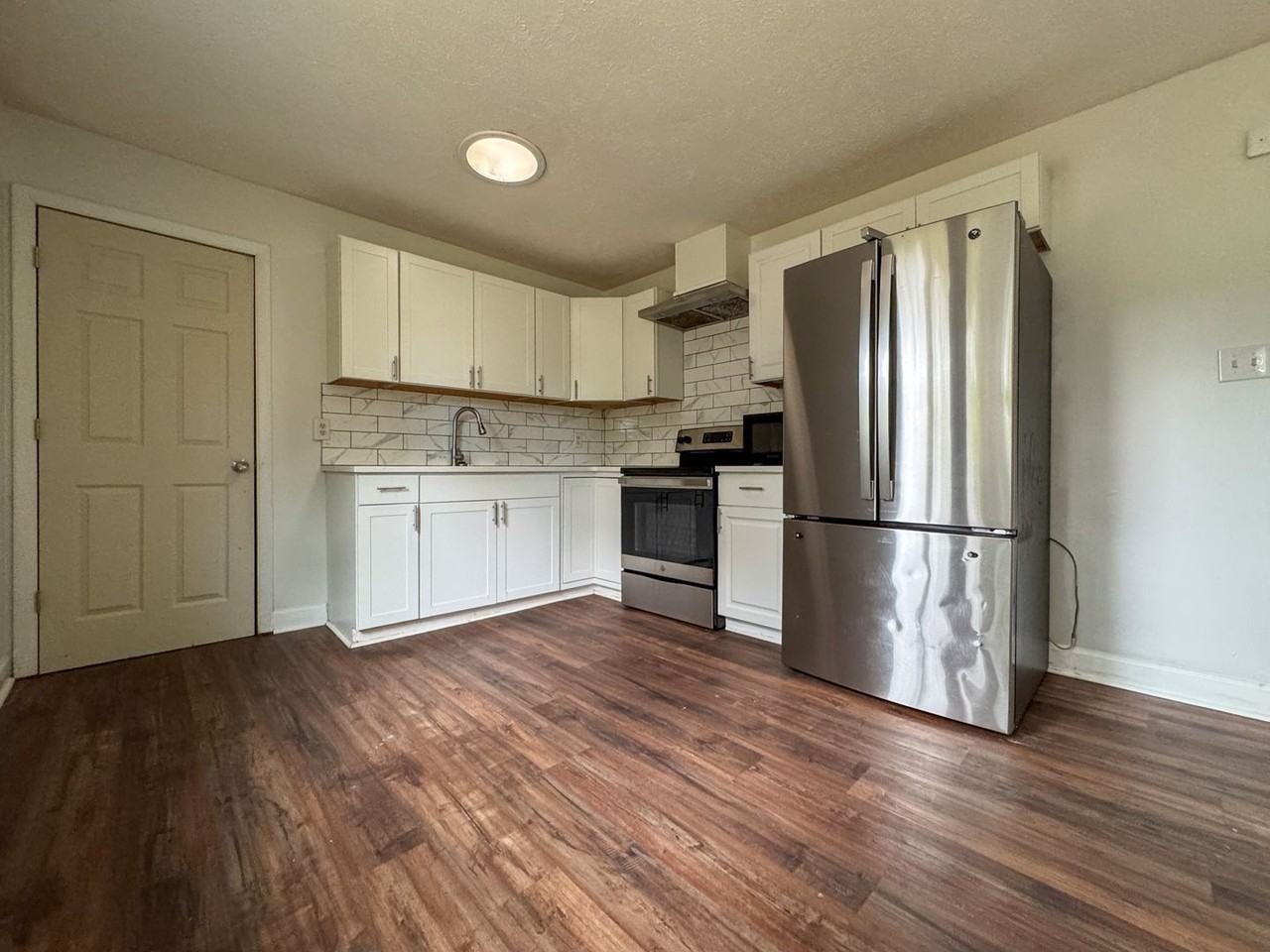 6116 Conaway Dr - Photo 5 of 19