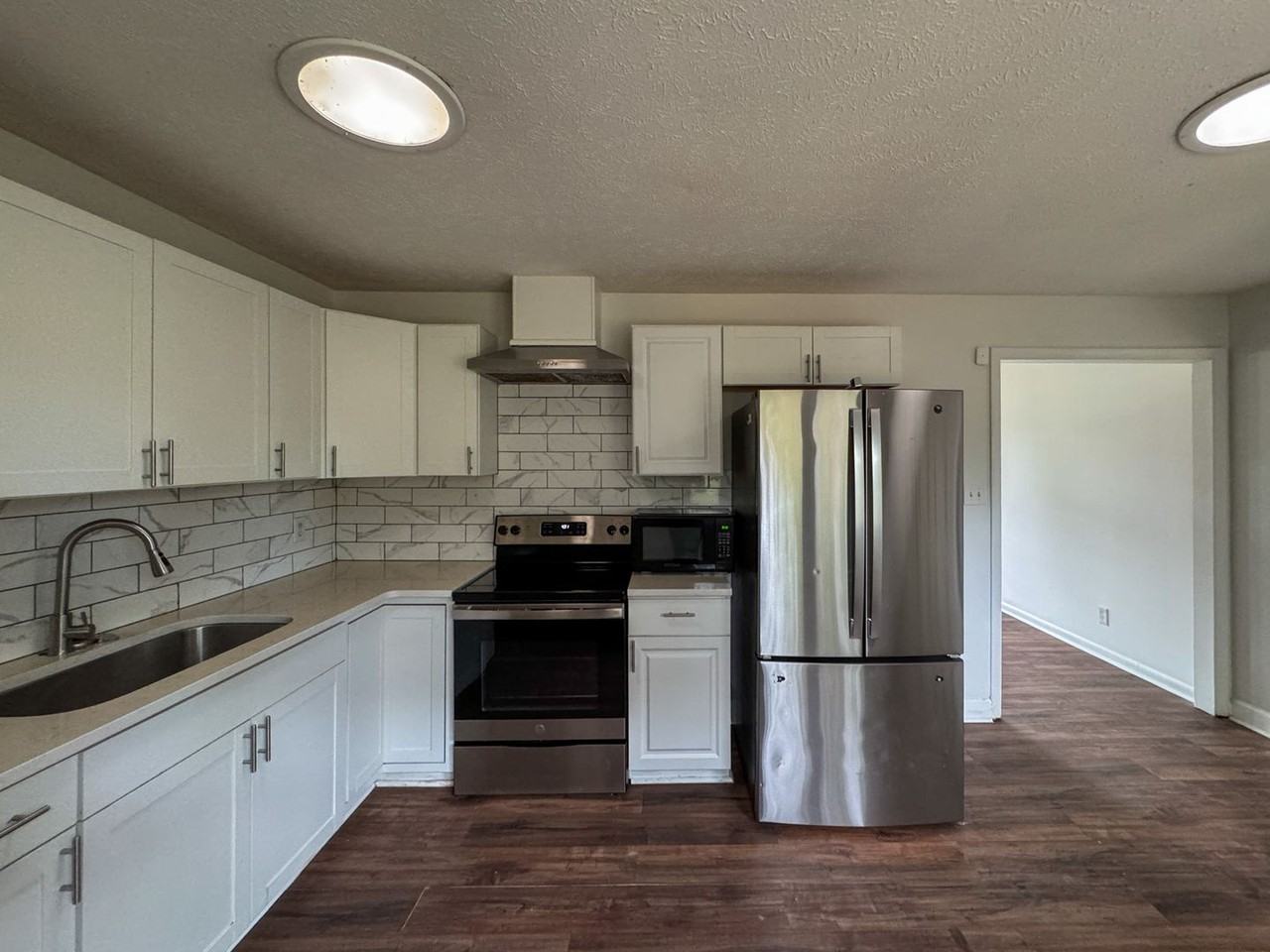 6116 Conaway Dr - Photo 6 of 19