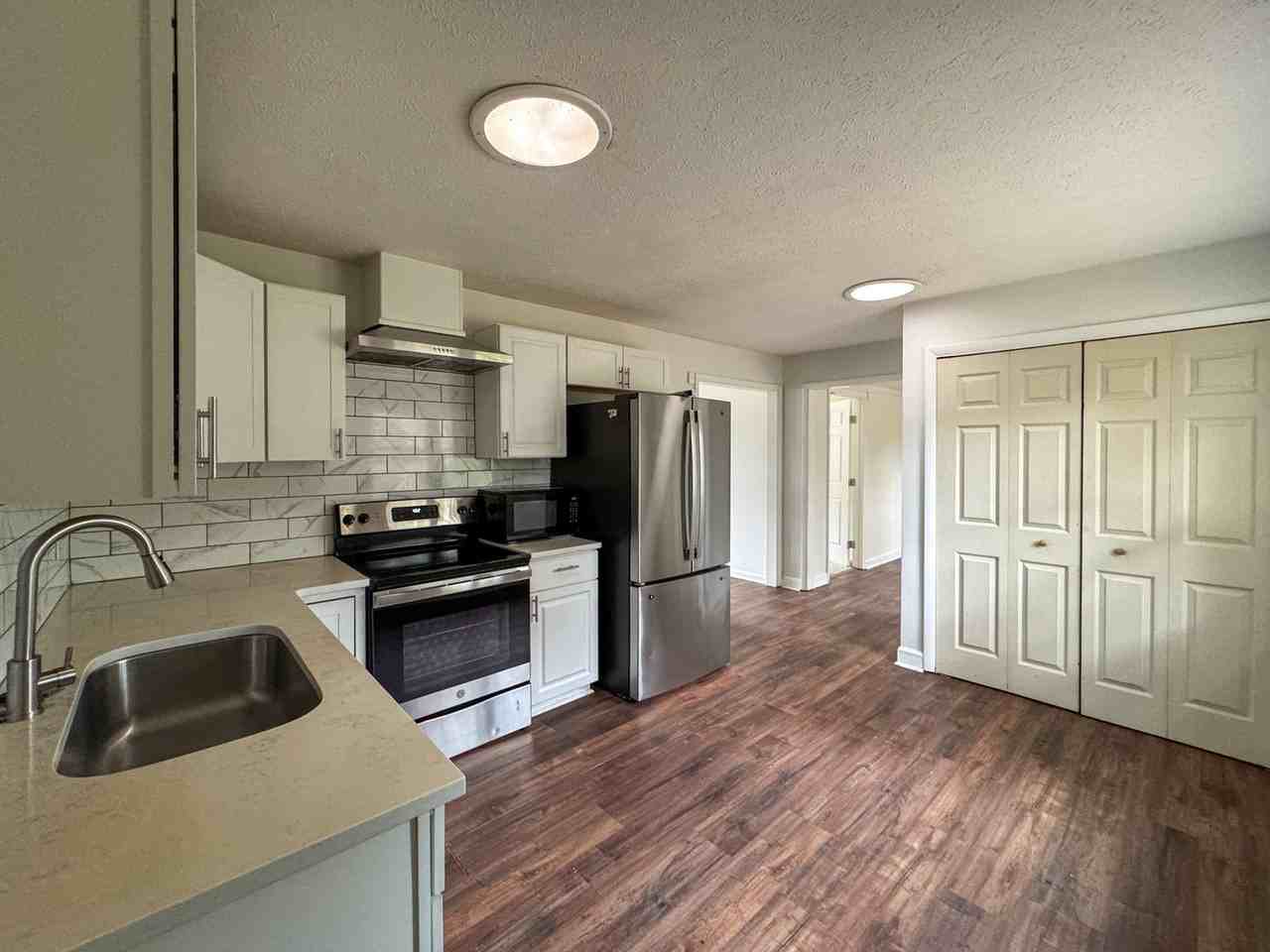 6116 Conaway Dr - Photo 7 of 19