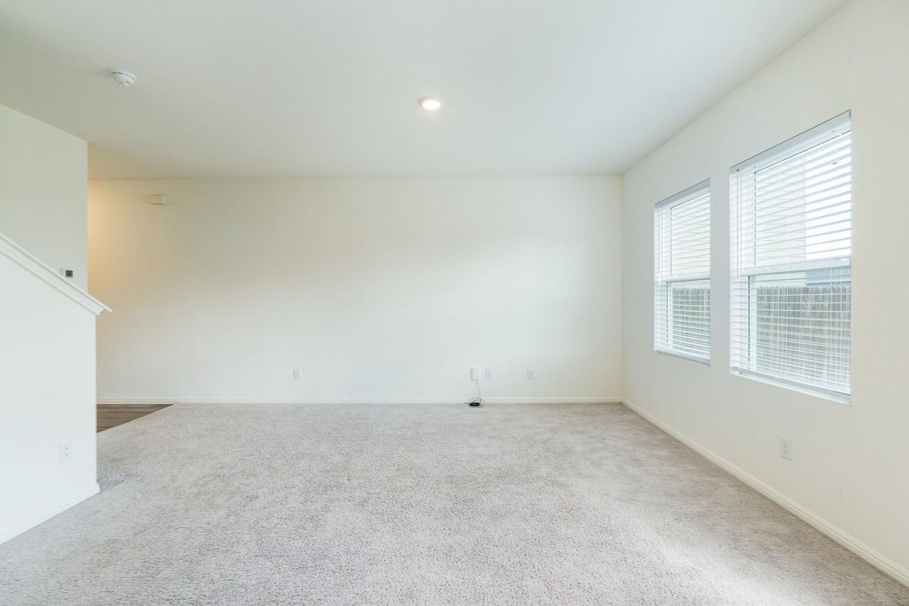 243 Waterbuck Loop - Photo 5 of 18