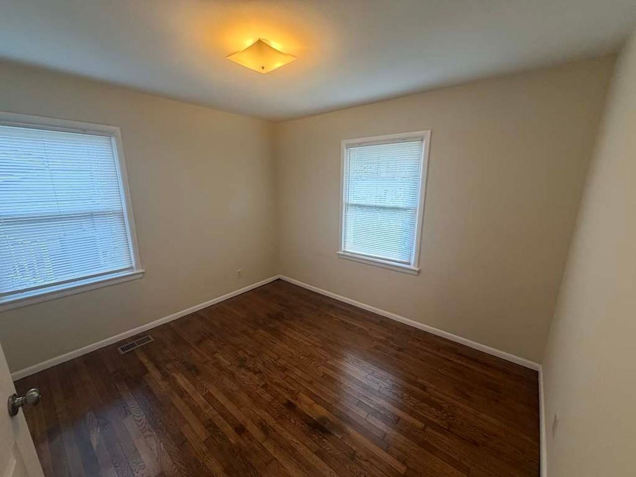 2113 Berea Ave - Photo 7 of 9