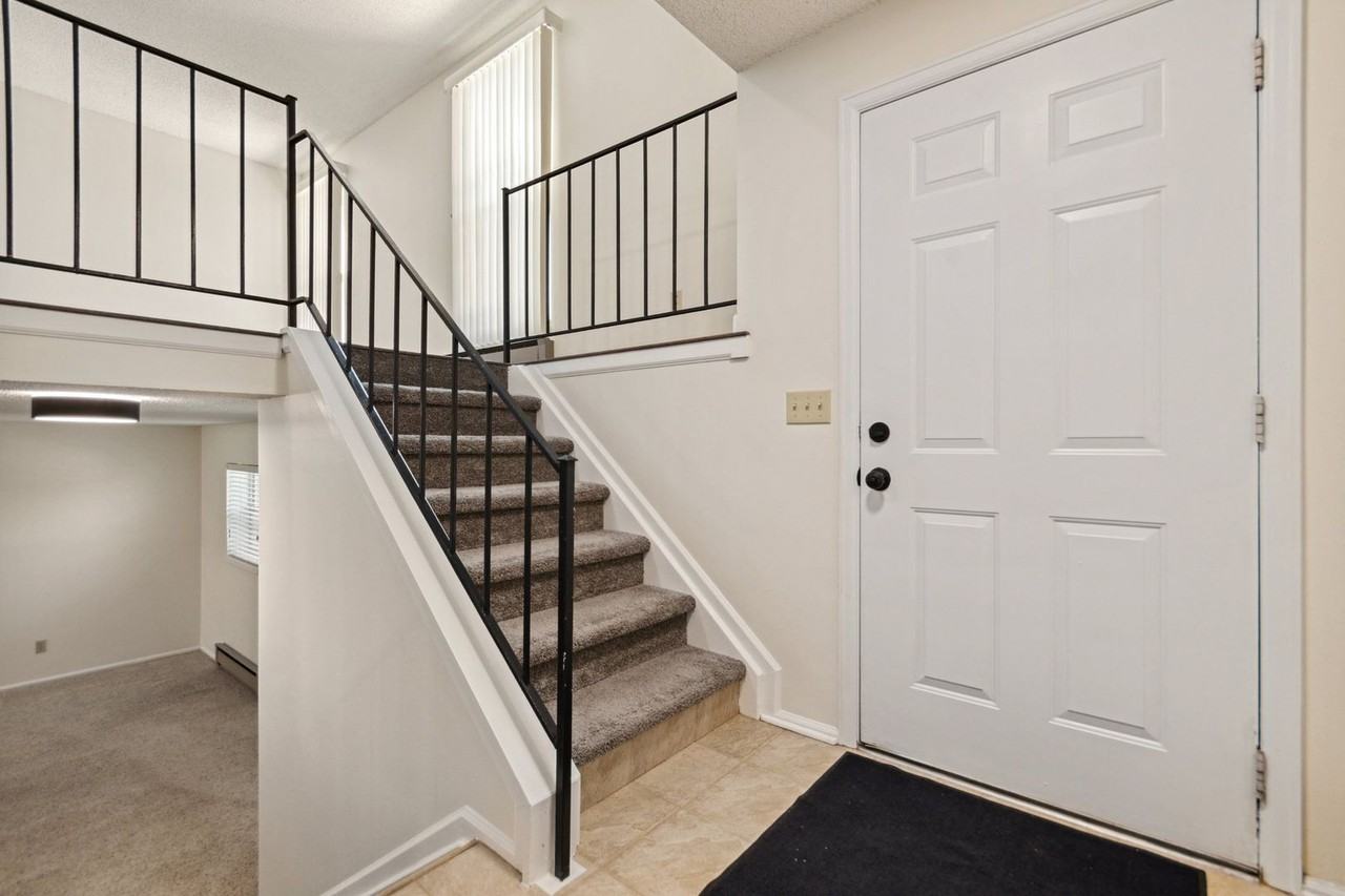 16708 E Alabama Pl - Photo 5 of 34